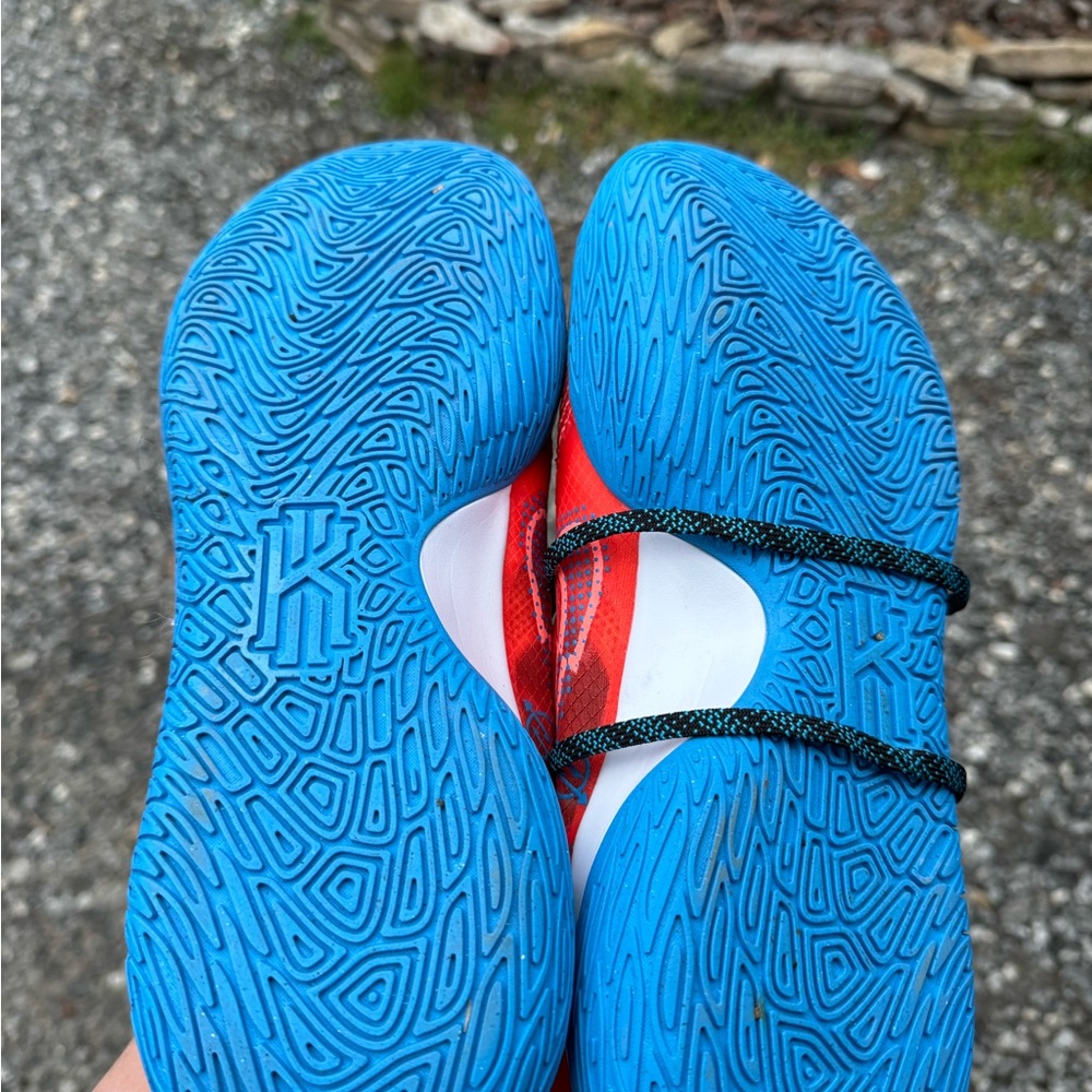 Nike Kyrie Flytrap 5 - image 4